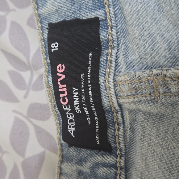 Plus size skinny jeans - Picture 2 of 7